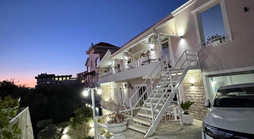 Alesio Guest House