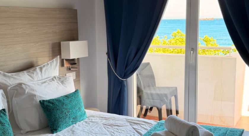 Image of Superior Family Room  - Sea View 0