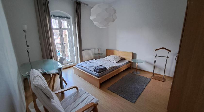 Moderne Wohnung mit Gratis Parkplatz - zentral zwischen Bahnhof und Innenstadt