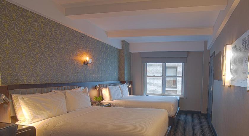 Image of Signature 2 Queen Beds 1