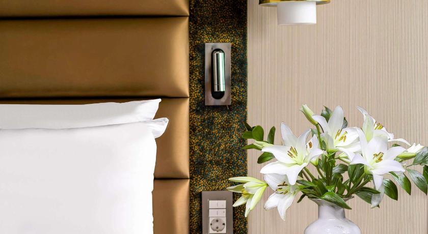 Image of Junior Terrace Suite 6