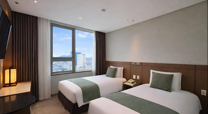 Image of Standard Twin Room 0