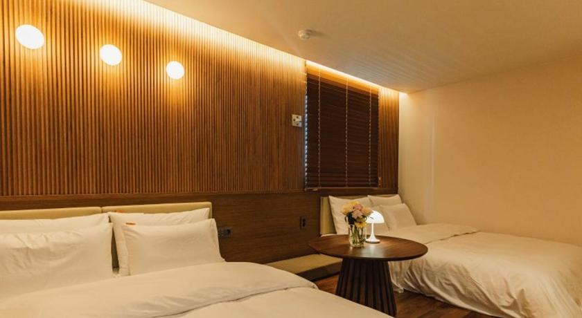 Image of Family Room 3