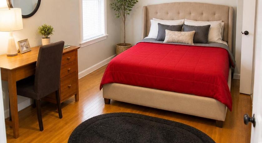 Cozy Private Room #1 Urban Haven 4BR Fall River