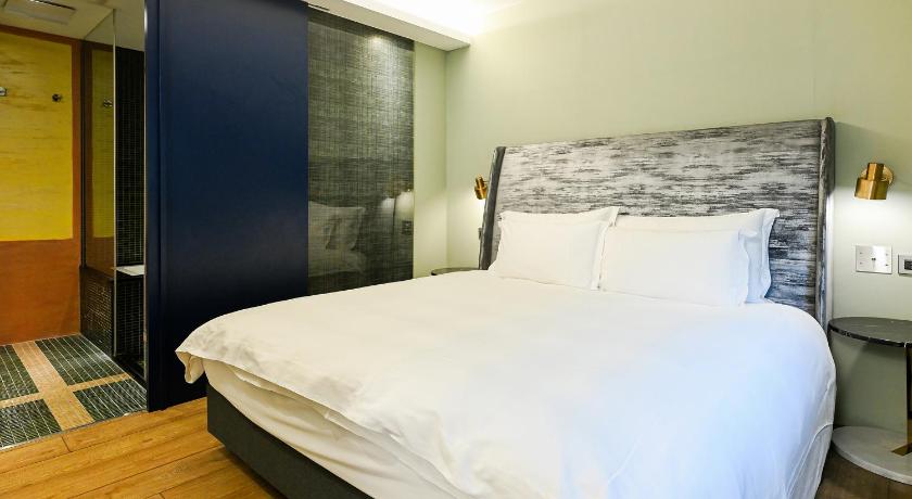 Image of Deluxe Double Suite 12