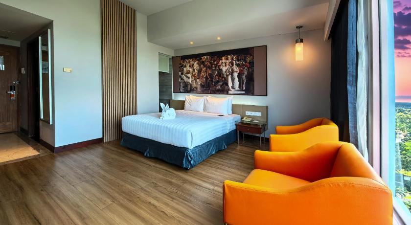 Image of Grand Deluxe Queen Room 3
