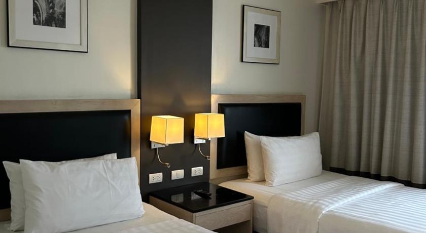 Image of 2 Single Beds, Standard Room 6