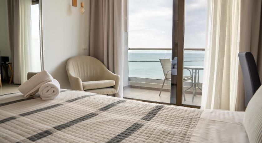 Image of Superior Double Room with Sea View 11