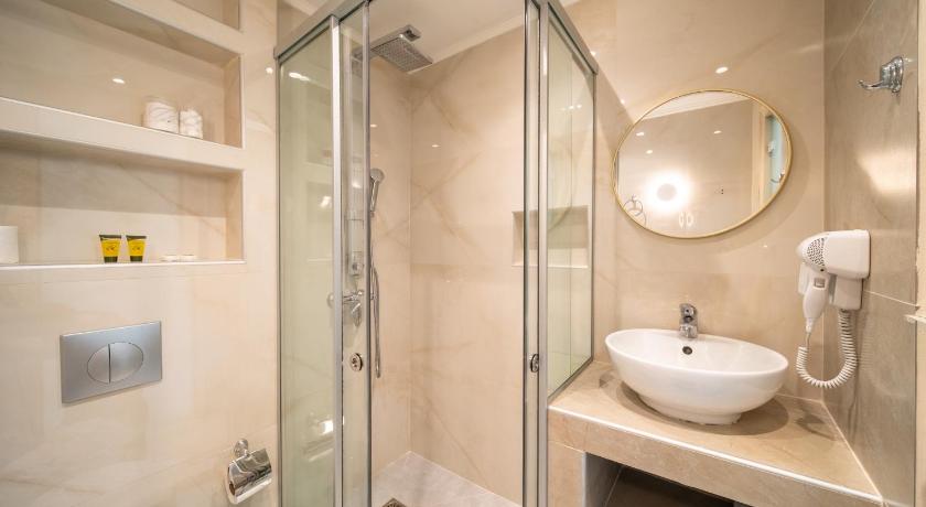 Image of Suite with Sea View 13