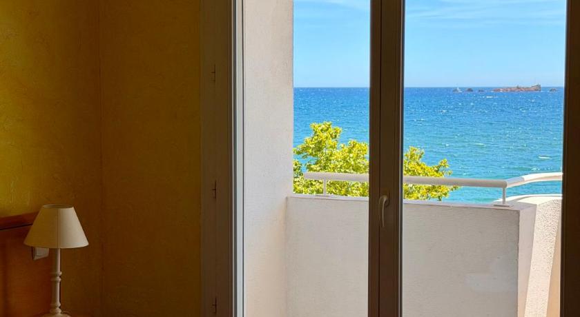 Image of Standard Double Room - Sea View 0