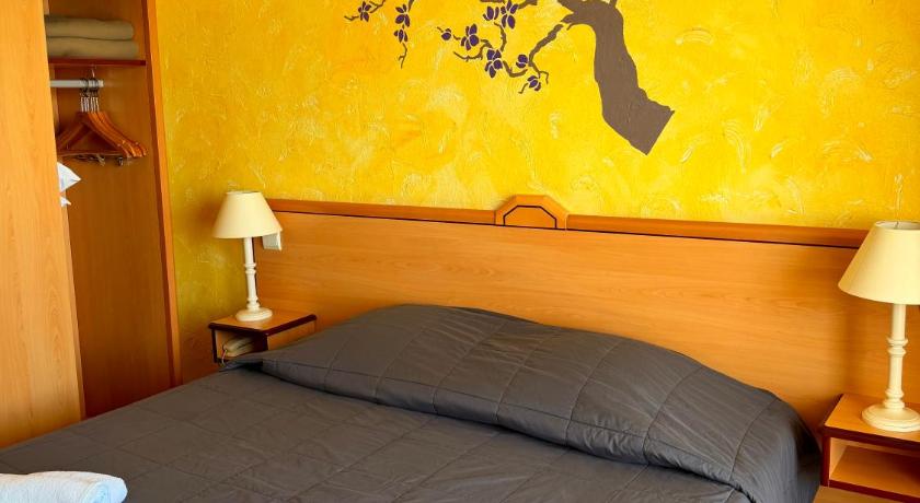 Image of Standard Double Room - Sea View 3