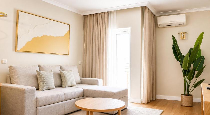 Image of One-Bedroom Suite with Kitchenette 4
