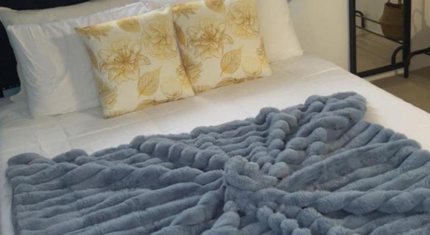 Burwood Breeze Retreat 5 mins to beach AC WiFi