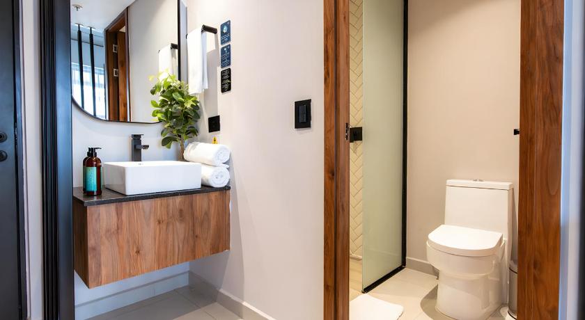 รูปของห้องมาตรฐาน M2 มีระเบียง (M2 Standard Room with Balcony) 12
