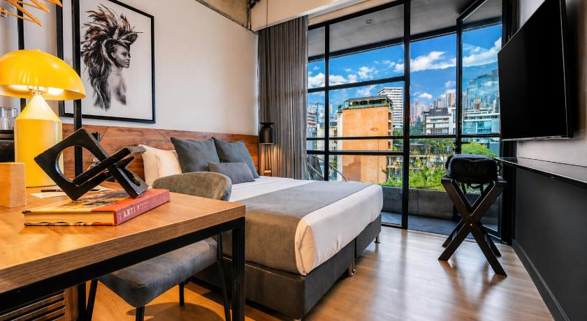 รูปของห้องมาตรฐาน M2 มีระเบียง (M2 Standard Room with Balcony) 4