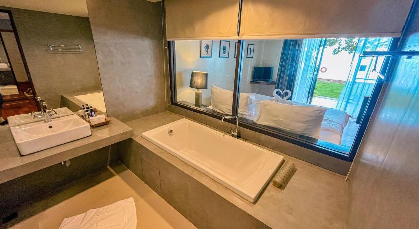 Image of Beach Front Chalet 2