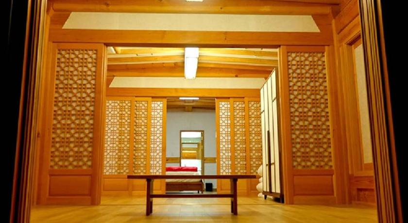 Hwangnamguan Hanok Village - image 7