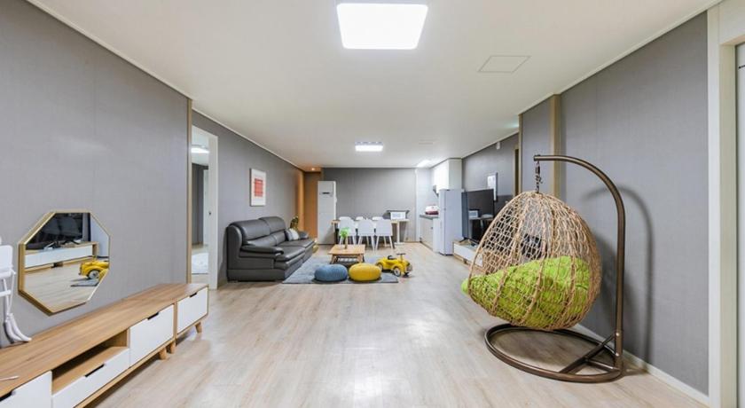 Image of Studio Room 12