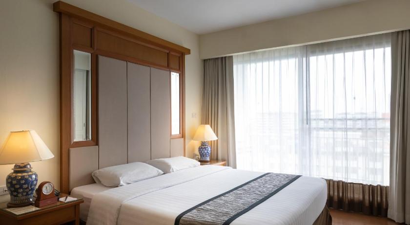 Image of Studio Suite 8