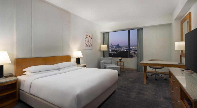 Image of 1 King Bed 0
