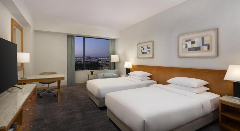 Image of 2 Twin Beds 1
