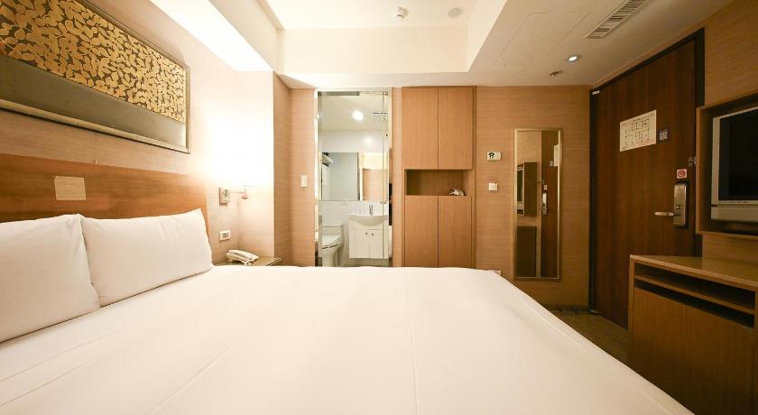 Image of Standard Double Room without Window 1