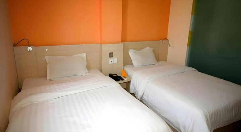 7 Days Inn Yantai Dahaiyang Raod Railway Station – Yantai, WV