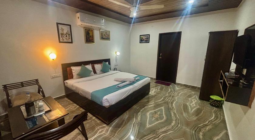 Vansathli I Near Mall Road Kasauli - image 46
