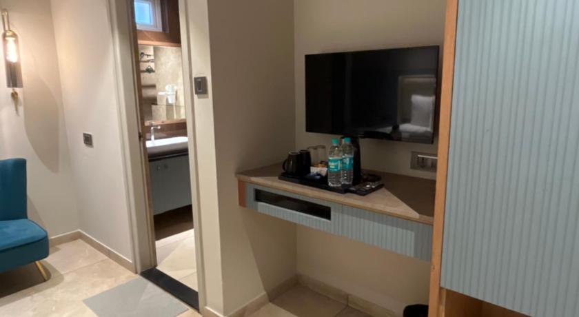 Image of Executive Suite 13