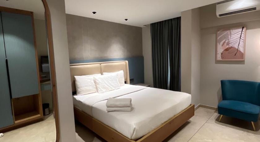 Image of Executive Suite 1