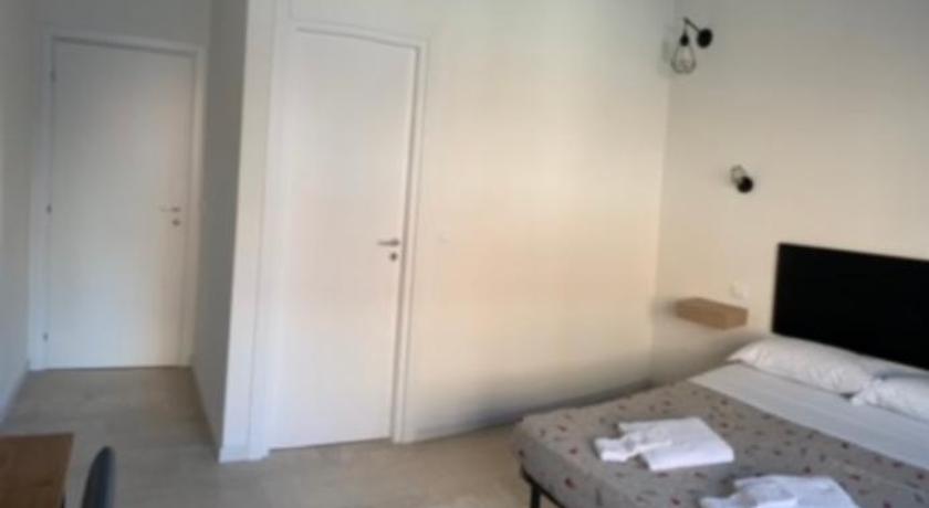ugo bassi rooms