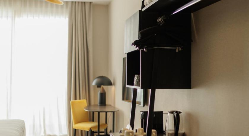 Image of Suite with Balcony 6