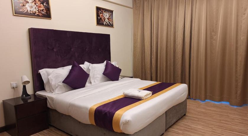 Image of Deluxe Double or Twin Room with Balcony 4