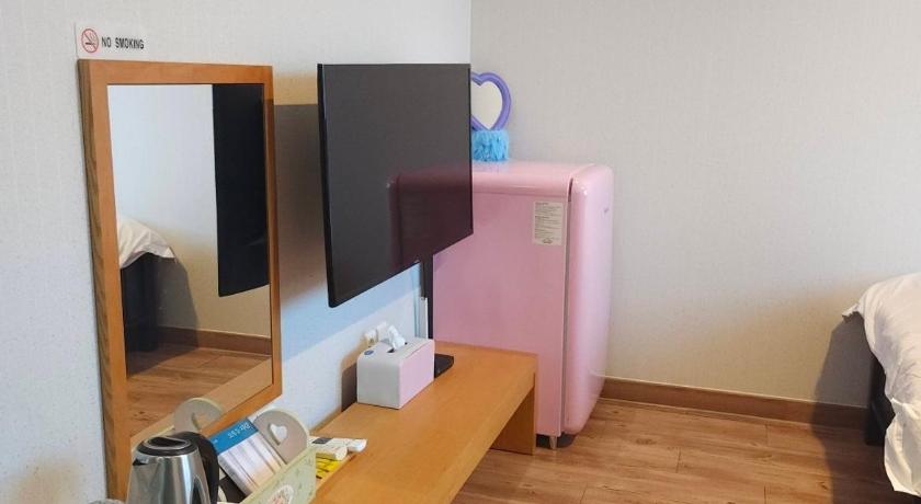 Image of Deluxe Single Room with Sea View 6