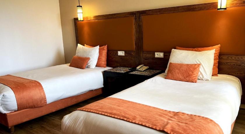 Image of Standard Room with Sea View 8