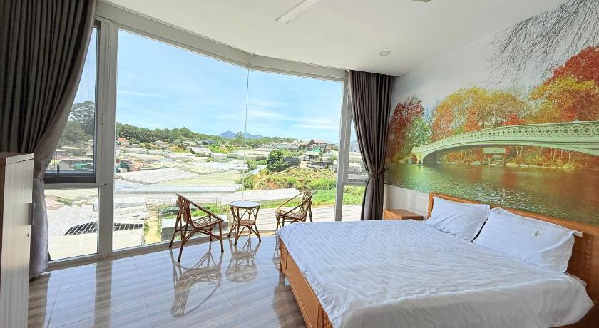 STARVIEW VILLA – Dalat, KS