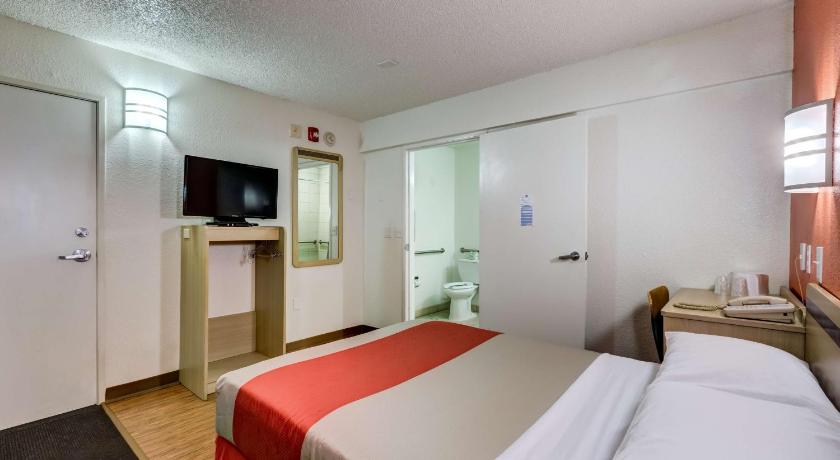 Motel 6-Wheat Ridge, CO - West - Denver North