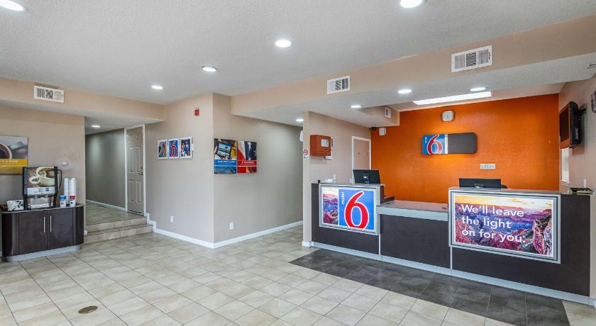 Motel 6-Waxahachie, TX