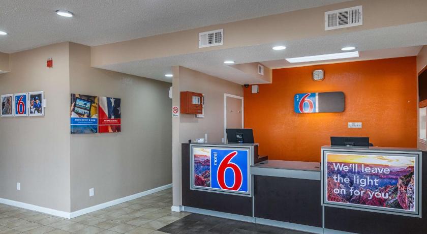 Motel 6-Waxahachie, TX