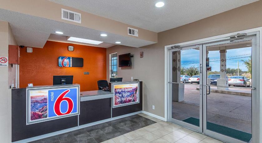 Motel 6-Waxahachie, TX