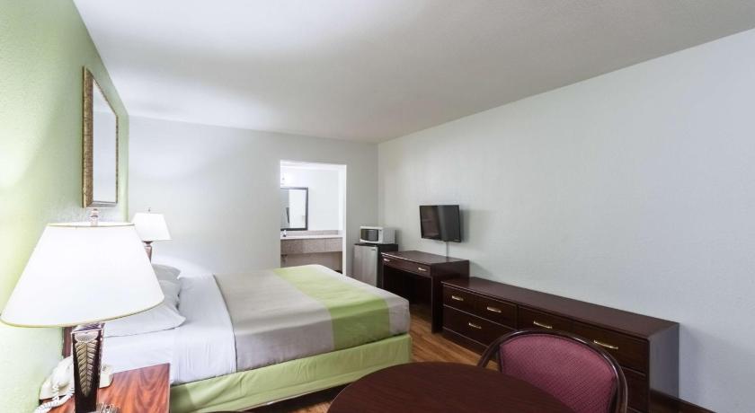 Motel 6 Mattoon In Mattoon Il Room Deals Photos Reviews - 