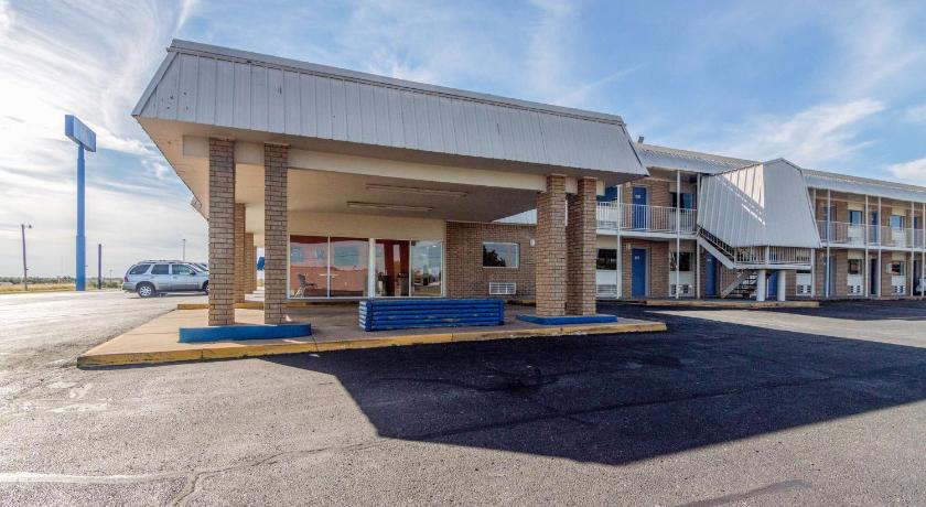 Motel 6-Clinton, OK