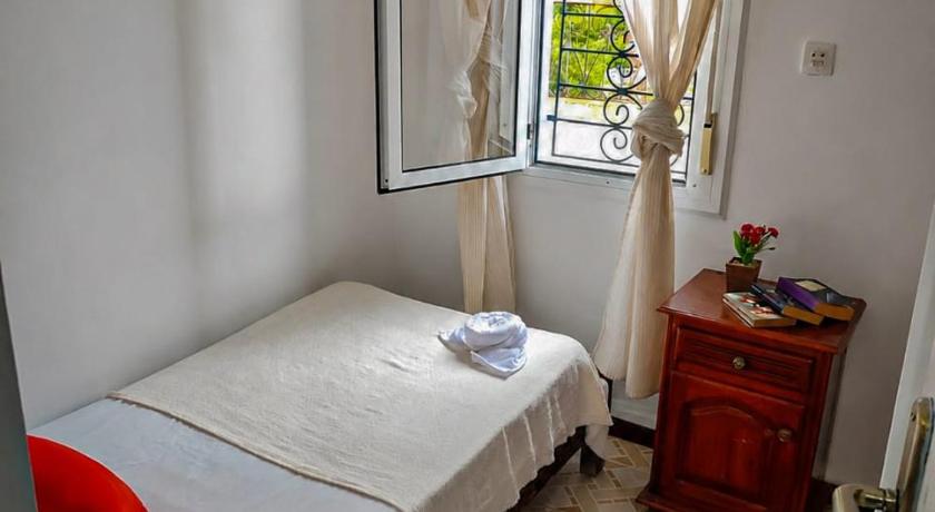 Image of Standard Single Room with Shared Bathroom 1