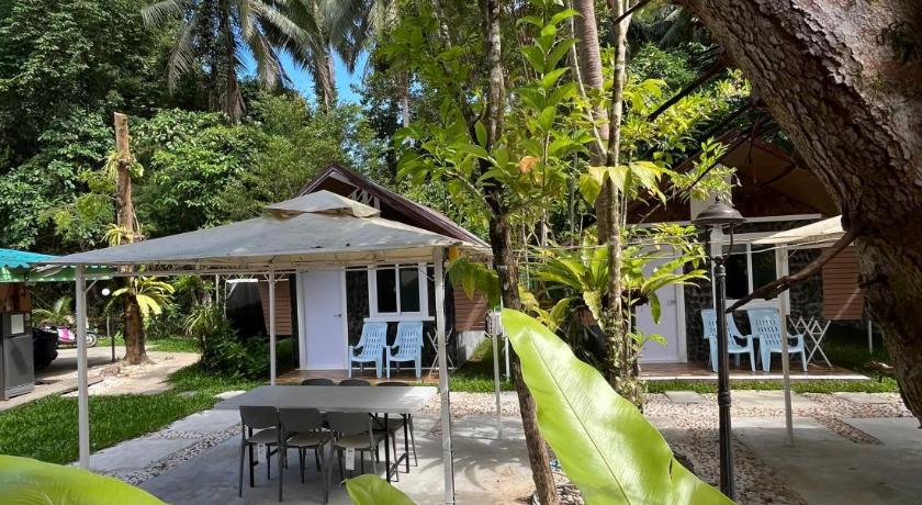 Image of Deluxe Bungalow 10