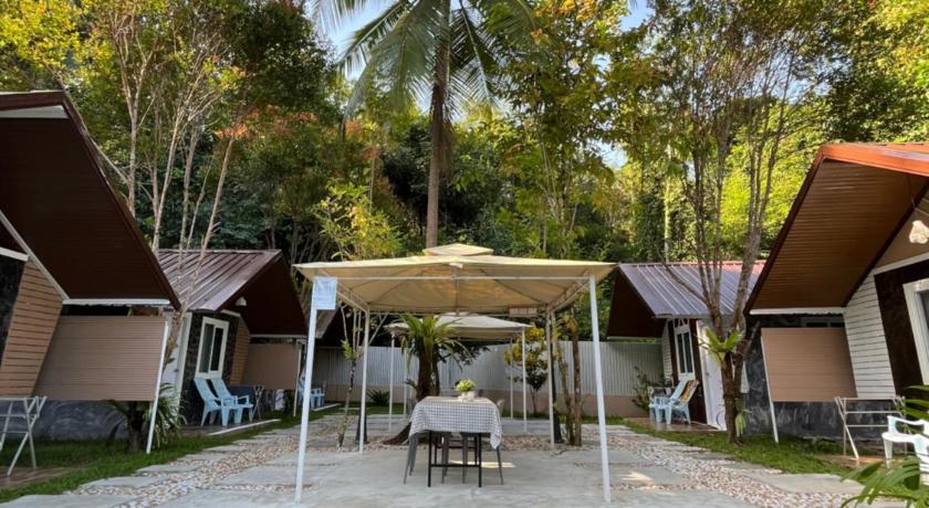 Image of Deluxe Bungalow 4