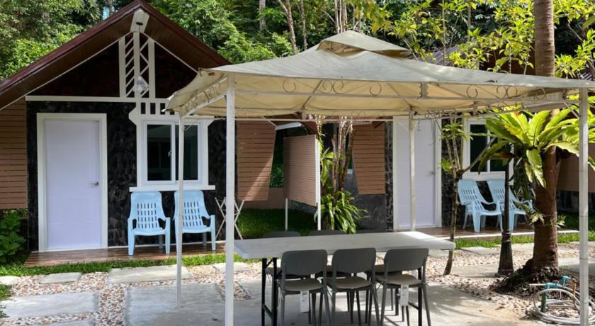 Image of Deluxe Bungalow 7