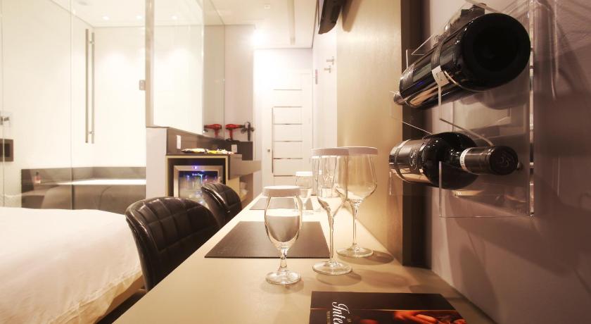 Image of Studio with Spa Bath 6