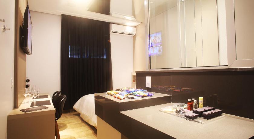 Image of Studio with Spa Bath 4