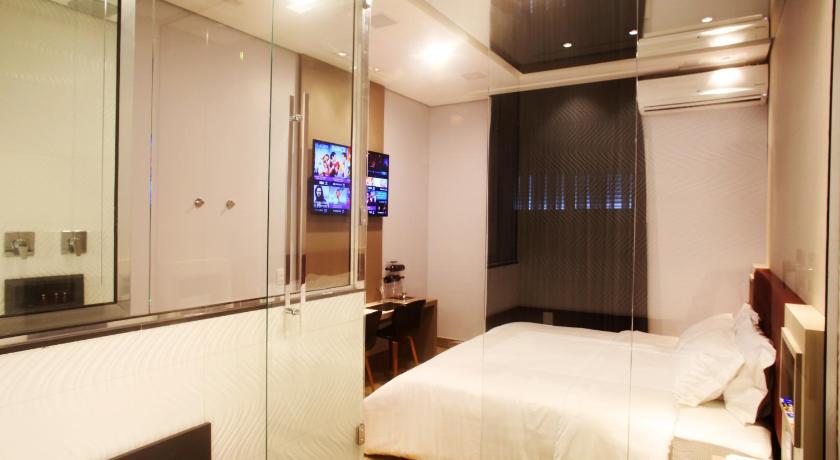 Image of Studio with Spa Bath 3
