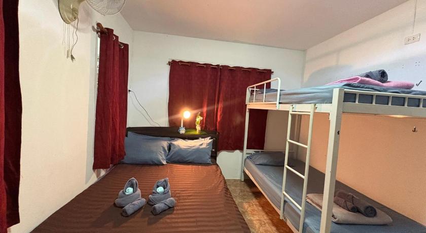 Image of Family Room 6